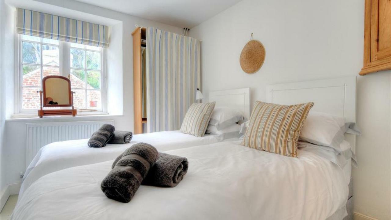 10 Cobb Terrace Villa Lyme Regis Bagian luar foto