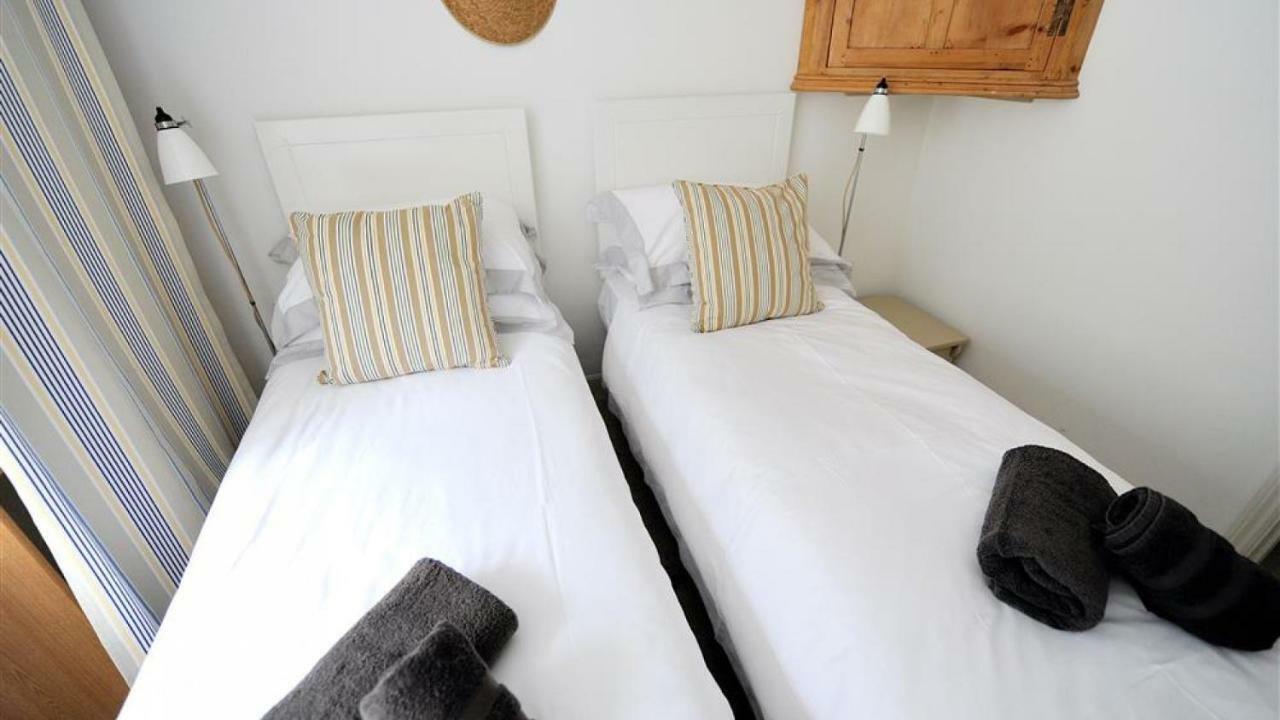 10 Cobb Terrace Villa Lyme Regis Bagian luar foto